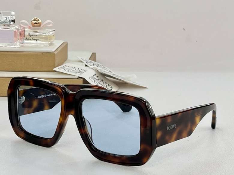 Picture of Loewe Sunglasses _SKUfw55791864fw